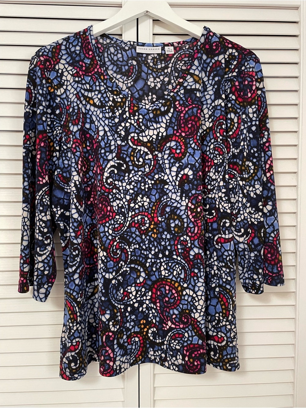 Susan Graver Women’s XL Top Shirt Stained Glass V-Neck 3/4 Sleeve Fall Autumn
